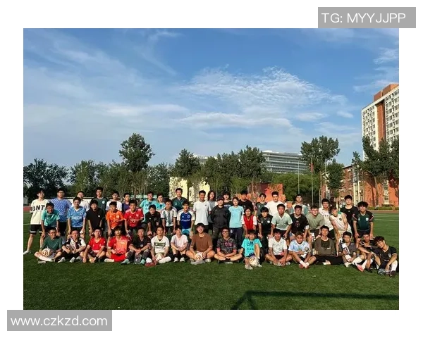 从甘南走向绿茵赛场的青年足球球星成长与奋斗故事